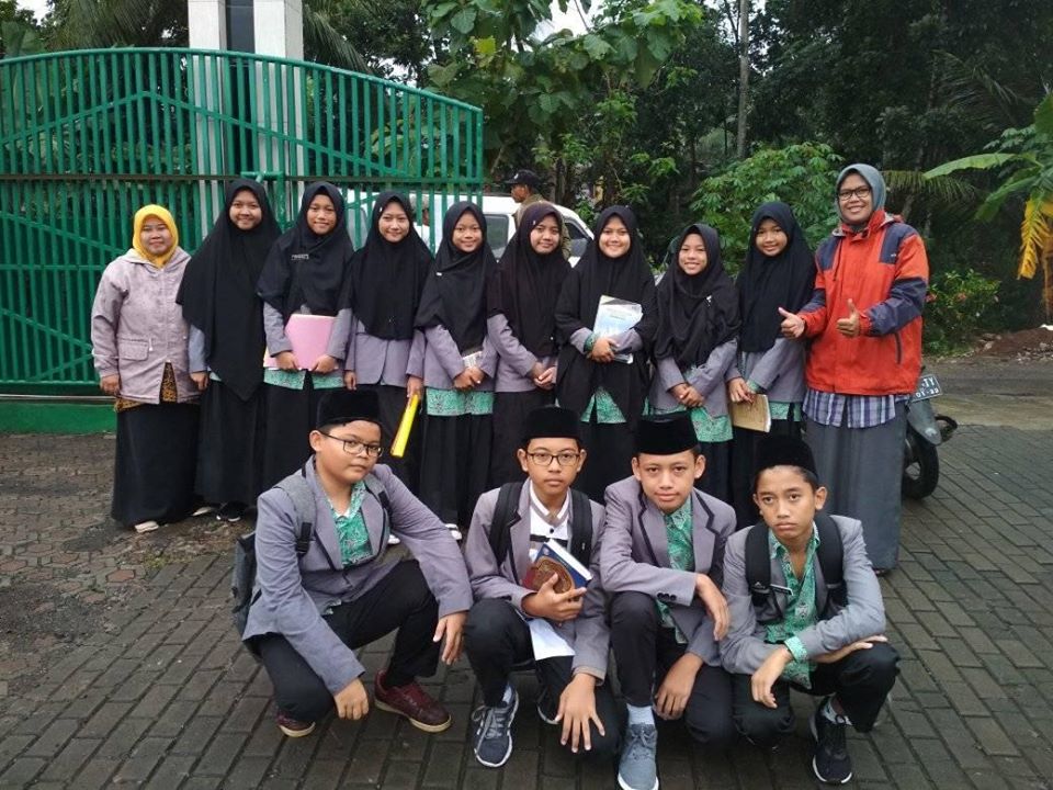 Para Peserta Didik SMPIT MD Fathahillah mengikuti Lomba Pentas PAI & Bahasa Inggris Para Peserta Didik SMPIT MD Fathahillah mengikuti Lomba Pentas PAI & Bahasa Inggris